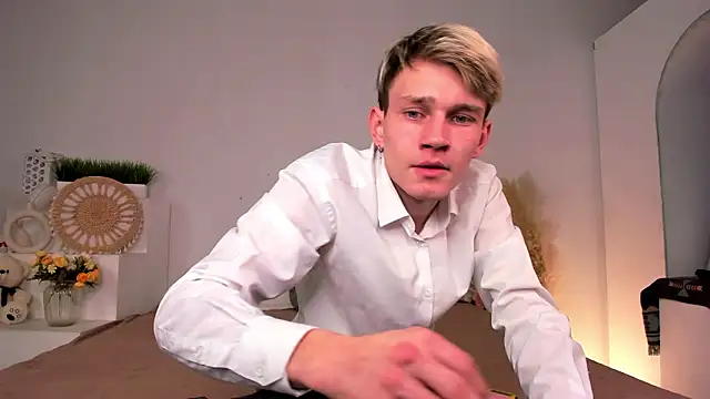 Snapshot of Volan_Starts chatting on 2, 2, 2026 Volan Starts online show from 2, 2, 2026