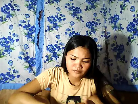 PinaySkinnyJust18 online show from 8, 4, 2026