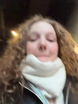 outside rosy online show from 27, 3, 2026