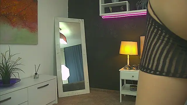 Snapshot of TaniaKaverina chatting on 3, 6, 2026 TaniaKaverina online show from 3, 6, 2026