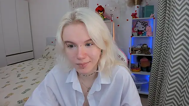 Snapshot of Mia_WaterFall chatting on 18, 2, 2026 Mia WaterFall online show from 18, 2, 2026