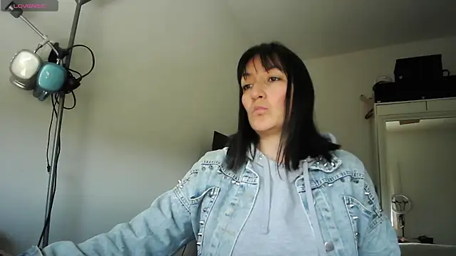 Yulian Milf online show from 30, 3, 2026