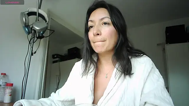 Snapshot of Yulian_Milf chatting on 11, 6, 2026 Yulian Milf online show from 11, 6, 2026