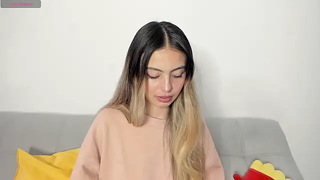 Fernanda aaaa online show from 17, 4, 2026