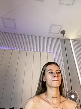 JuliaColemann online show from 4, 2, 2026