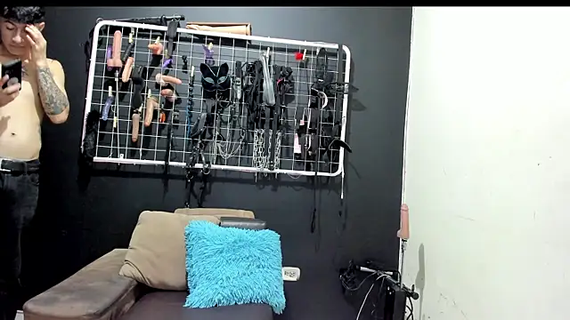 Slave Melany bdsm online show from 21, 5, 2026