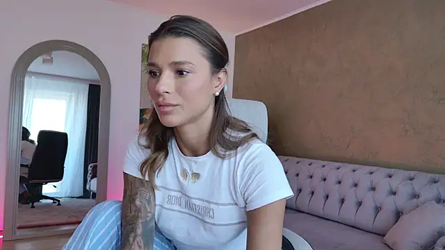 Lenna Godess online show from 28, 9, 2025