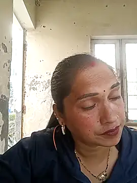 Cute-karisma1234 online show from 5, 3, 2026