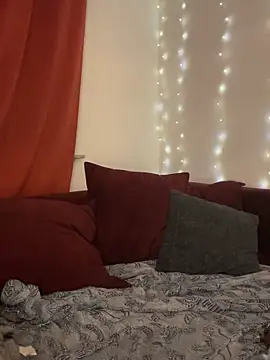 Snapshot of MrsRedFoxy chatting on 9, 2, 2026 MrsRedFoxy online show from 9, 2, 2026