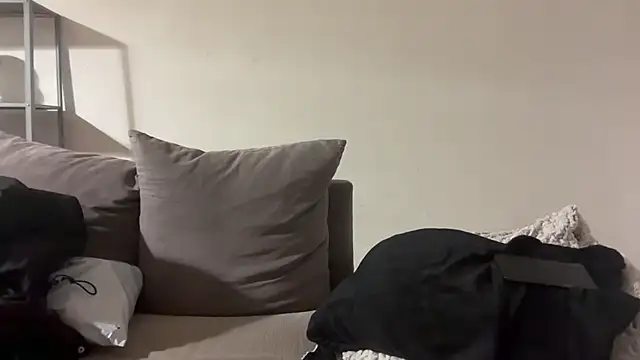 Snapshot of LouveduDiable chatting on 8, 2, 2026 LouveduDiable online show from 8, 2, 2026