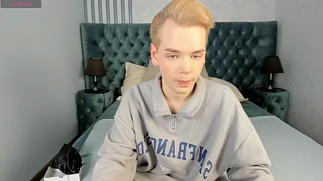 Snapshot of Je_Salvatore chatting on 7, 2, 2026 Je Salvatore online show from 7, 2, 2026