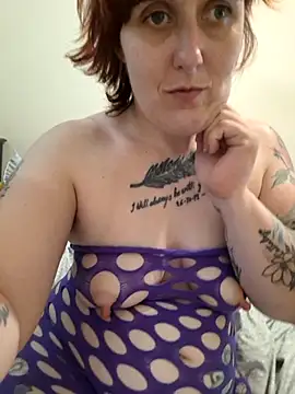 Snapshot of Tiara_XOX chatting on 7, 7, 2026 Tiara XOX online show from 7, 7, 2026