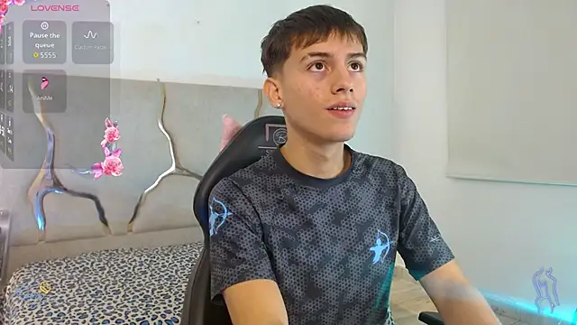 Snapshot of EVAN_TAY chatting on 3, 2, 2026 EVAN TAY online show from 3, 2, 2026