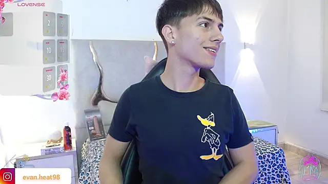 Snapshot of EVAN_TAY chatting on 14, 2, 2026 EVAN TAY online show from 14, 2, 2026