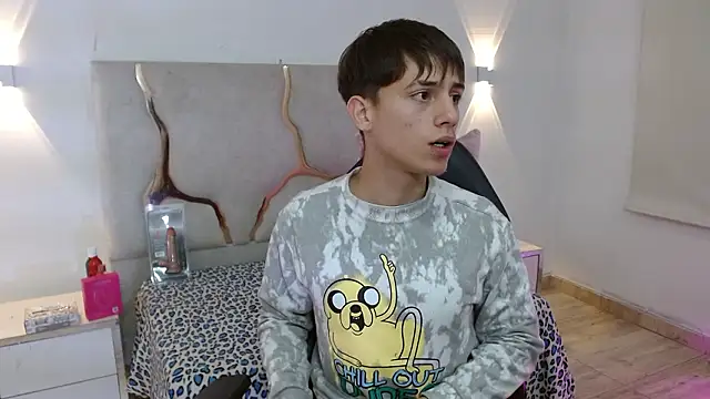 Snapshot of EVAN_TAY chatting on 28, 2, 2026 EVAN TAY online show from 28, 2, 2026