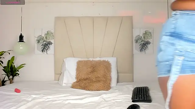 Ashley Ebony   online show from 4, 2, 2026