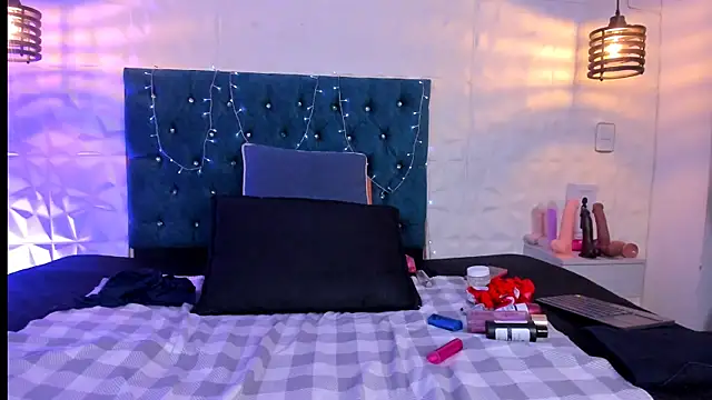 samantha foxyy online show from 16, 4, 2026