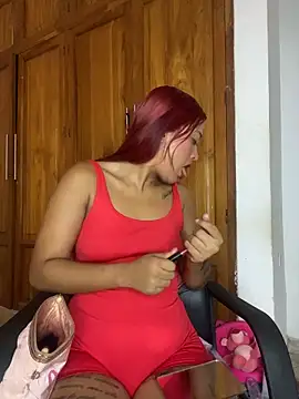 Layla em online show from 10, 4, 2026