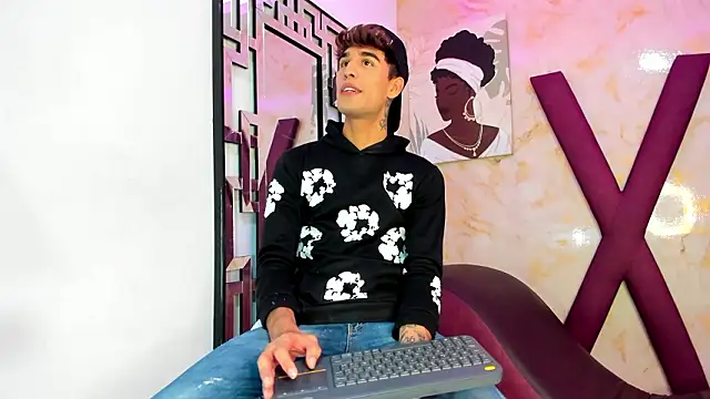 Snapshot of PRETTY_COCK1 chatting on 20, 2, 2026 PRETTY COCK1 online show from 20, 2, 2026