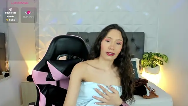 Snapshot of valeryn__rosse chatting on 1, 5, 2026 valeryn rosse online show from 1, 5, 2026