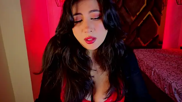 Snapshot of Luvienne chatting on 21, 2, 2026 Luvienne online show from 21, 2, 2026