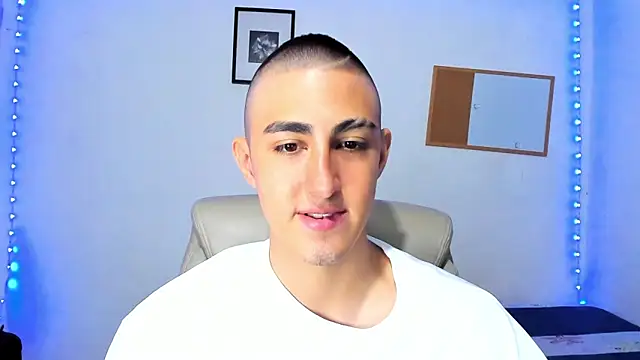 babyted272 online show from 18, 4, 2026