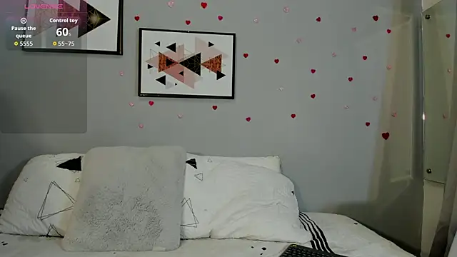 PauleteW10 online show from 10, 3, 2026