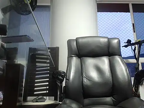 Snapshot of seriohetero19 chatting on 4, 2, 2026 seriohetero19 online show from 4, 2, 2026