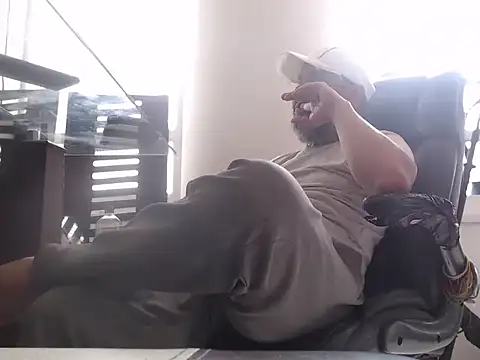 Snapshot of seriohetero19 chatting on 12, 2, 2026 seriohetero19 online show from 12, 2, 2026