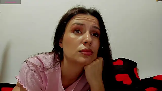 Snapshot of Adeline_Reilly chatting on 4, 3, 2026 Adeline Reilly online show from 4, 3, 2026