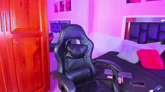 Snapshot of Isabella_Moon9 chatting on 9, 3, 2026 Isabella Moon9 online show from 9, 3, 2026