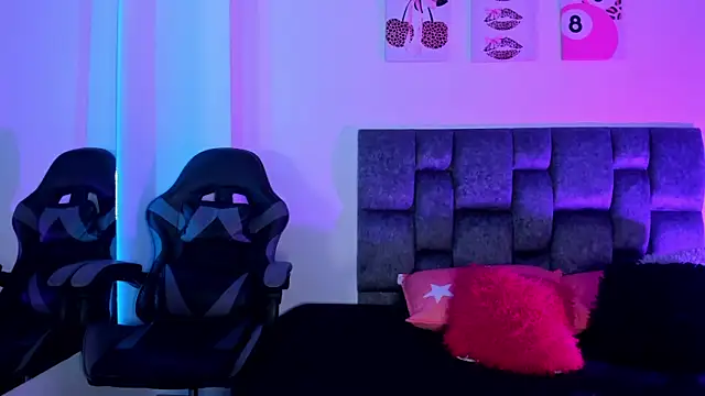 Snapshot of Isabella_Moon9 chatting on 7, 4, 2026 Isabella Moon9 online show from 7, 4, 2026