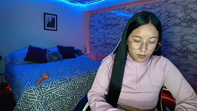 Camila IRoose online show from 27, 2, 2026