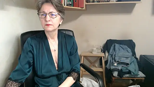 katemodel online show from 18, 12, 2025