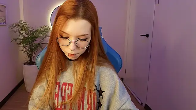 Snapshot of PinkAn8el chatting on 4, 2, 2026 PinkAn8el online show from 4, 2, 2026