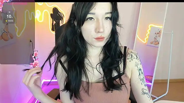 AliceeinWonderlanddd online show from 19, 3, 2026