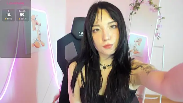 AliceeinWonderlanddd online show from 6, 7, 2026