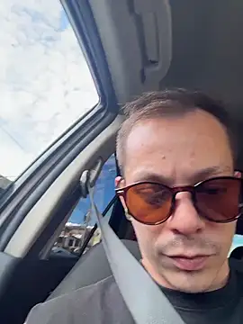 Snapshot of AxelMuller chatting on 2, 4, 2026 AxelMuller online show from 2, 4, 2026