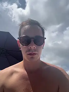 Snapshot of AxelMuller chatting on 4, 4, 2026 AxelMuller online show from 4, 4, 2026