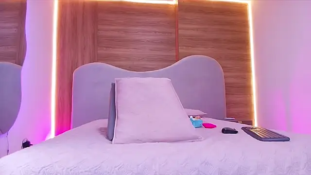 shaina adams online show from 3, 3, 2026