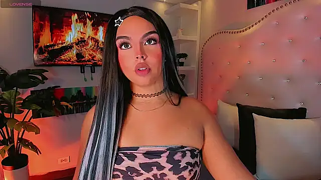 Maia Hotts online show from 19, 7, 2026