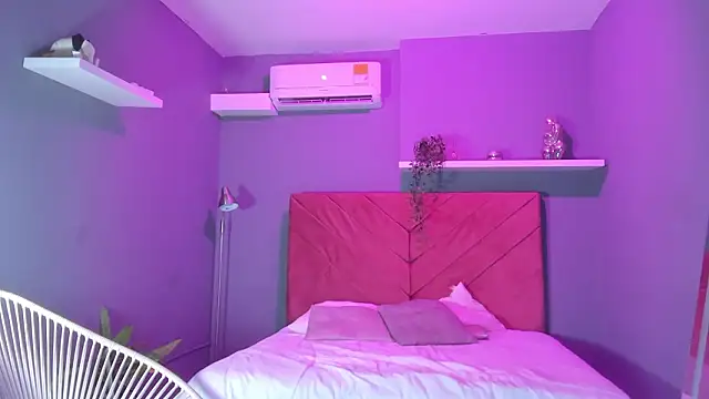 Snapshot of nina_swaan chatting on 27, 2, 2026 nina swaan online show from 27, 2, 2026