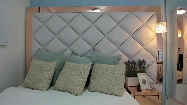 Snapshot of crystalstonee chatting on 26, 5, 2026 crystalstonee online show from 26, 5, 2026