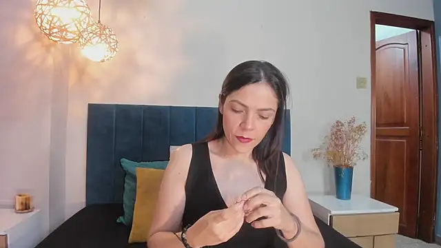 AnnaBroooks online show from 24, 3, 2026