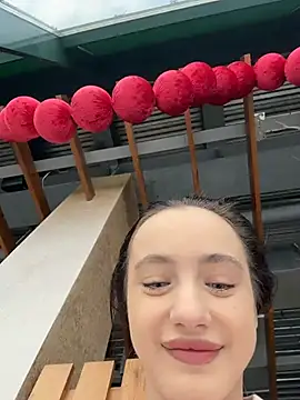 MiaTee online show from 15, 2, 2026