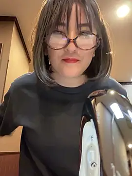 Mitsuco surflady online show from 13, 4, 2026