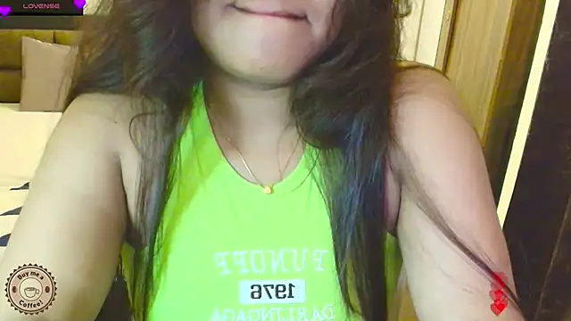 Snapshot of Yara-143 chatting on 7, 7, 2026 Yara-143 online show from 7, 7, 2026
