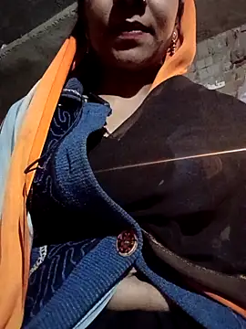 Snapshot of Lovely_sima chatting on 5, 2, 2026 Lovely sima online show from 5, 2, 2026