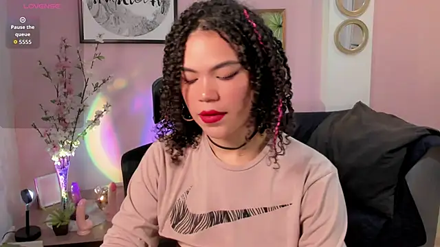 Monic Bellucci online show from 17, 2, 2026