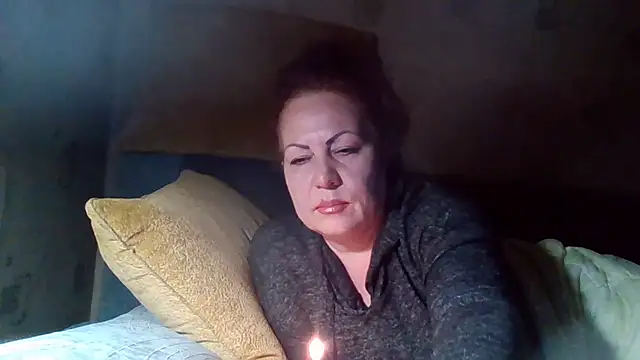 KrystalStyles online show from 24, 4, 2026